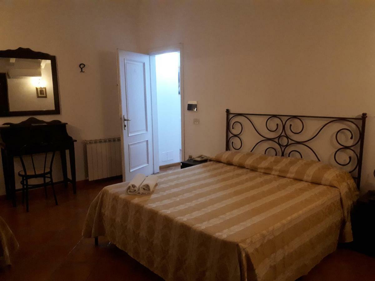 Hotel La Perla Villammare Buitenkant foto