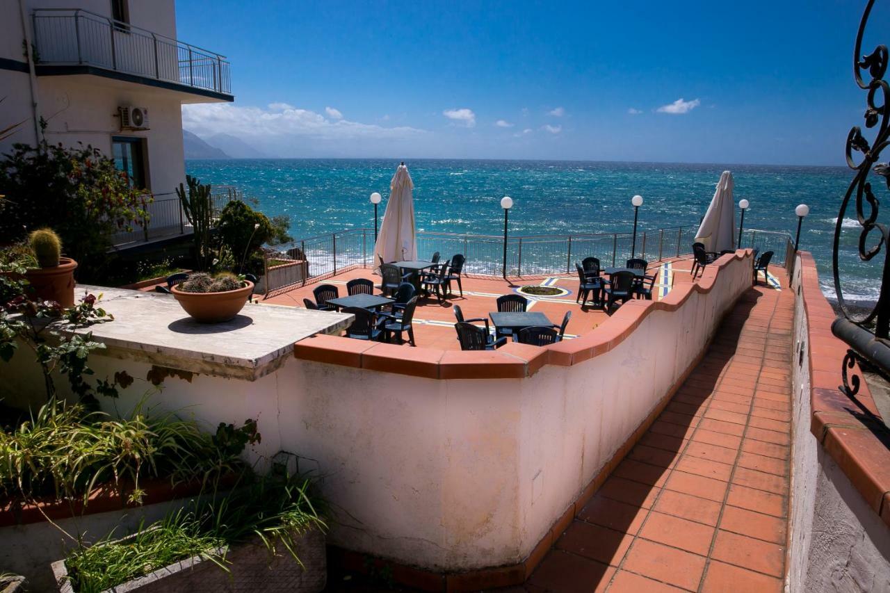 Hotel La Perla Villammare Buitenkant foto