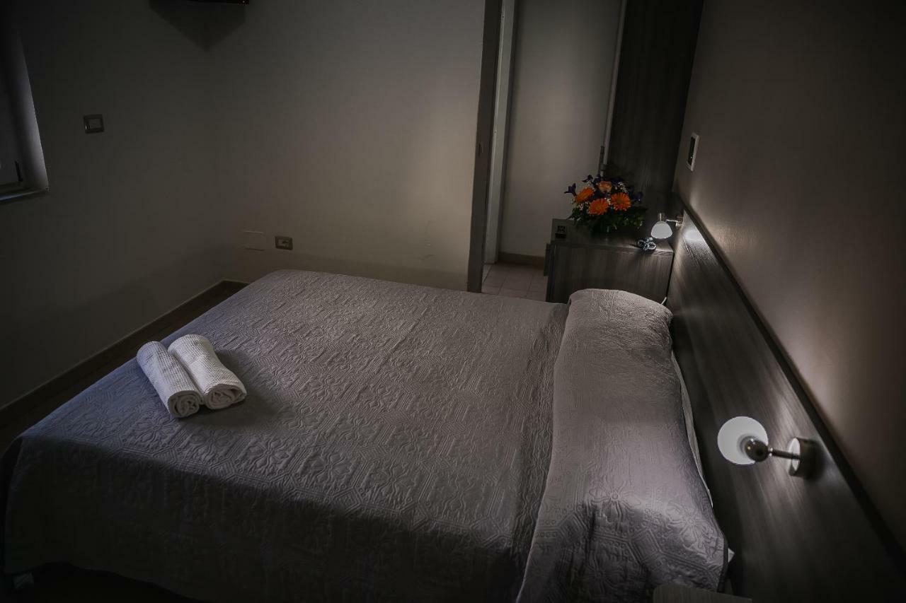 Hotel La Perla Villammare Buitenkant foto