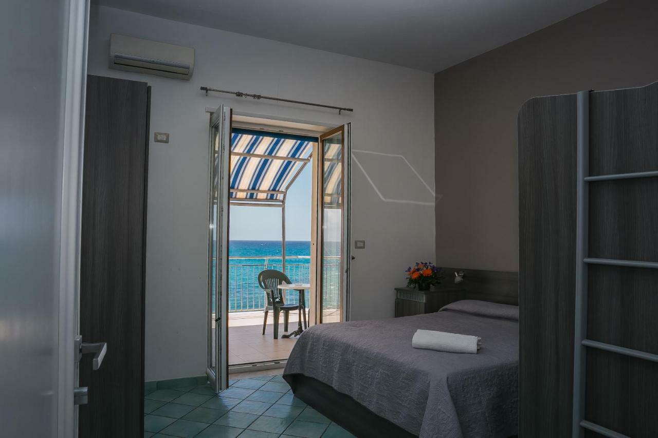 Hotel La Perla Villammare Buitenkant foto
